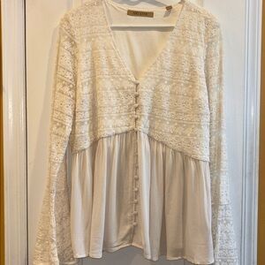 SHYANNE BRAND CREME COLORED LACE BLOUSE V NECK HAS WITH 13 BUTTONS DOWN FRONT XL
